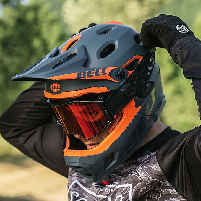 Bell super dh berry online